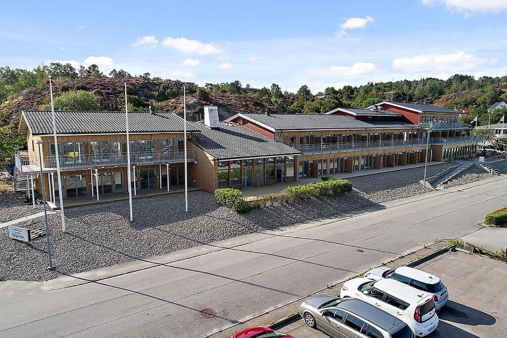 Laegenhetshotell Varvet Ellos Exterior foto